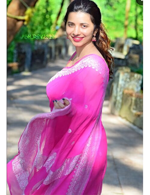 Pink Banarasi Pure Handloom Chiffon Silk Saree Pink Banarasi Pure Handloom Chiffon Silk Saree